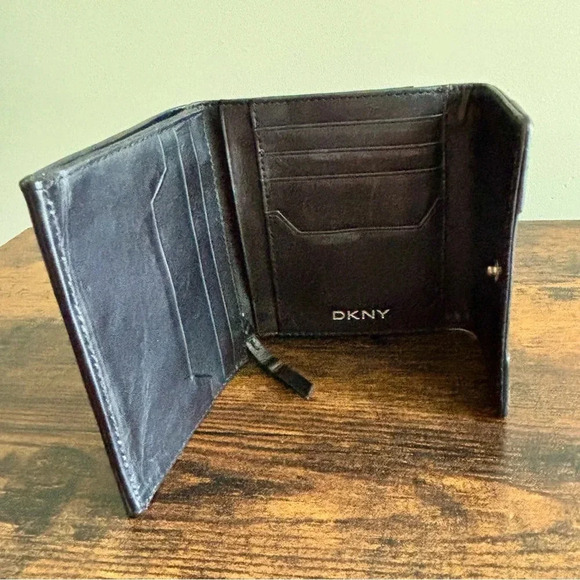 DKNY| Black 3-Fold  Canvas/Leather Small‎ 4 x 4” Wallet - Picture 3 of 4